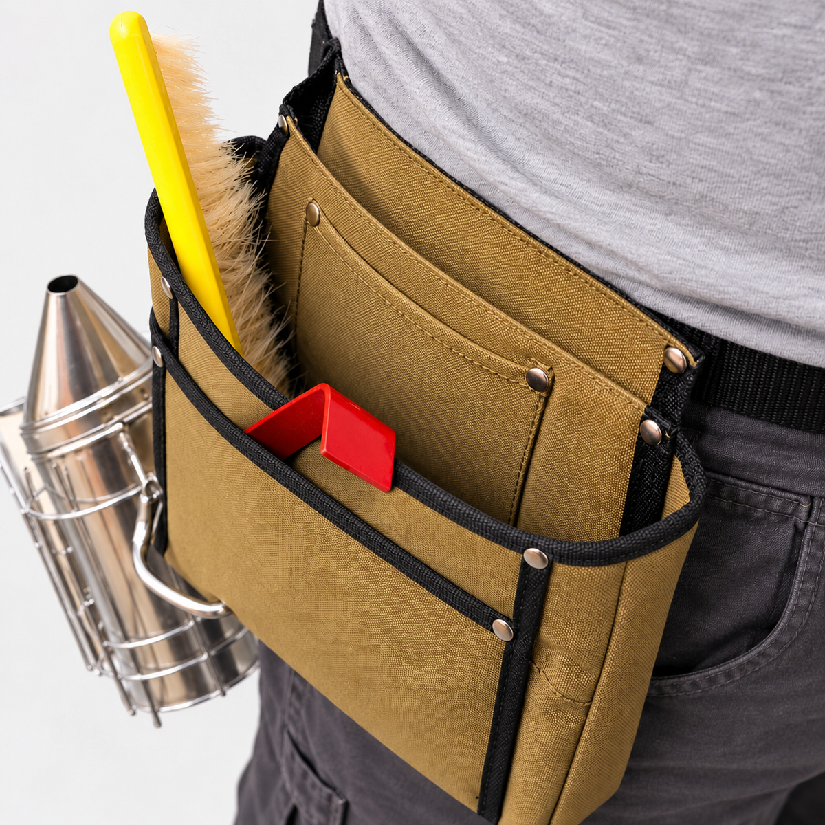 Belt pouch for beekeeping tools – practical tool bag with belt and smoker holder 